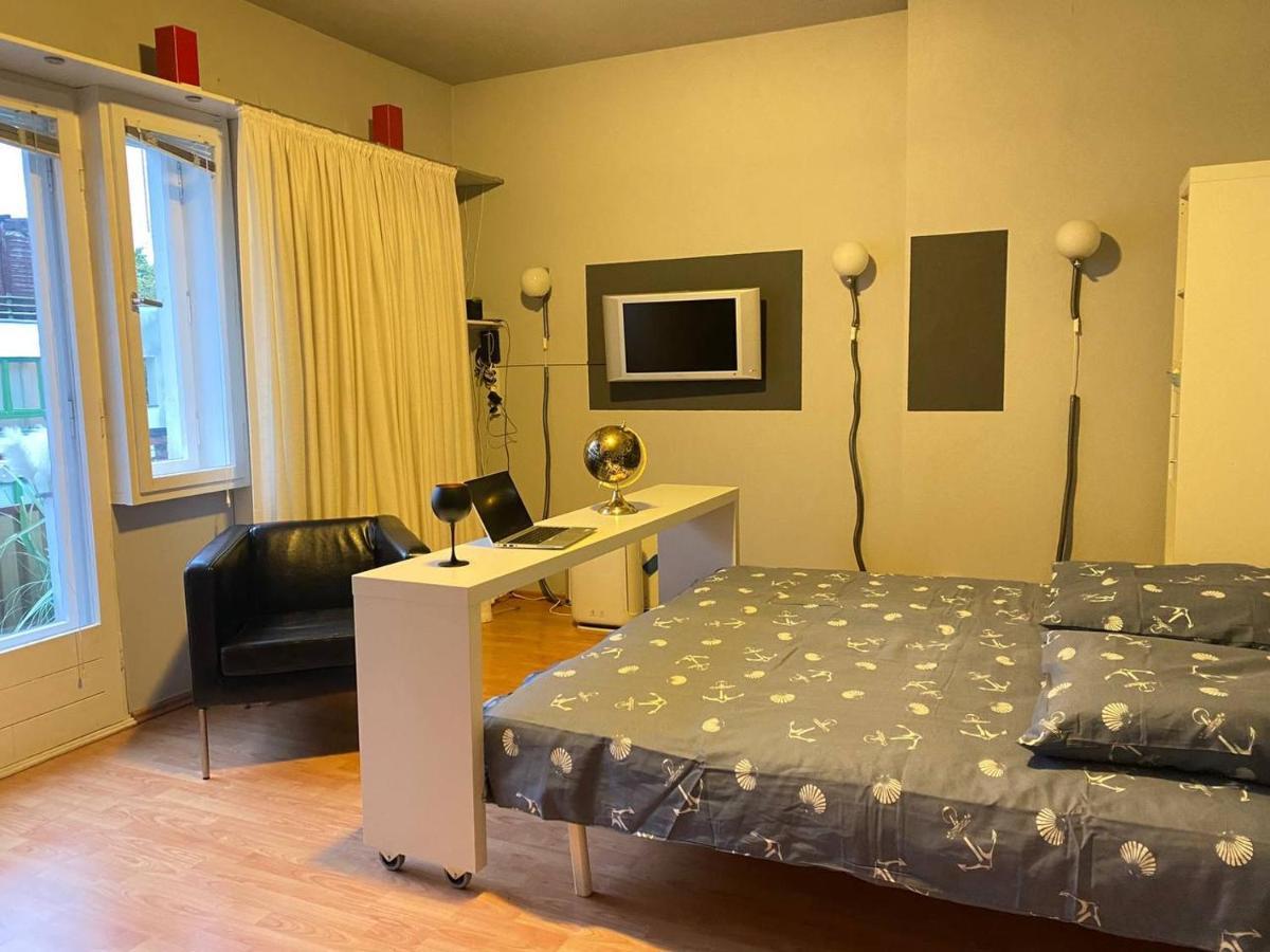 Cozy Modern Apartment With Small Balcony In The Heart Of Berlin Luaran gambar