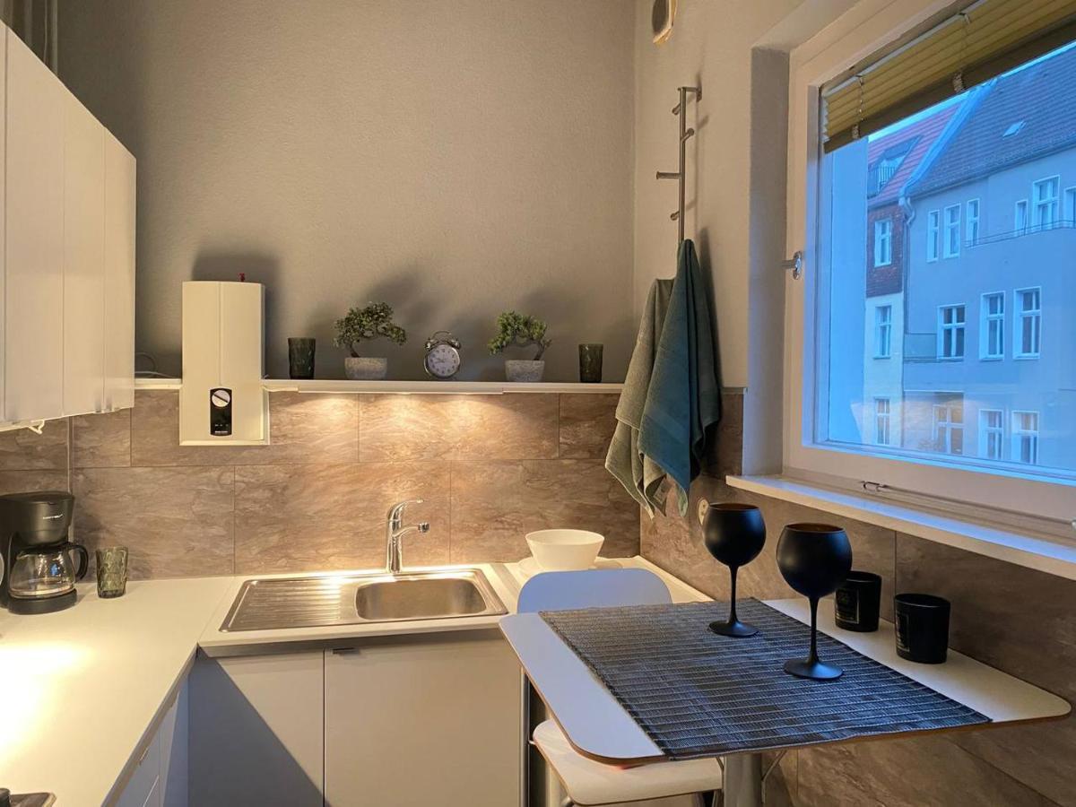 Cozy Modern Apartment With Small Balcony In The Heart Of Berlin Luaran gambar